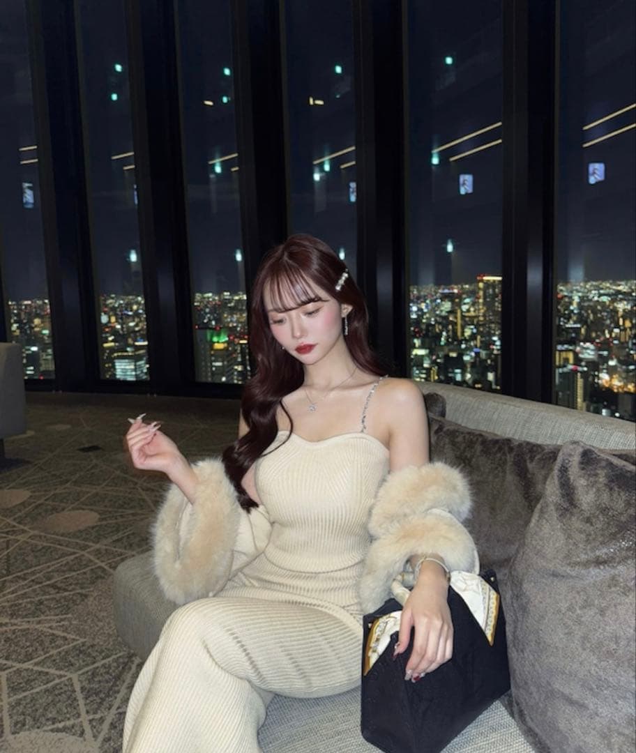 《大人気》elmyu ファーポンチョカーデ×チェーンワンピset パーティー白