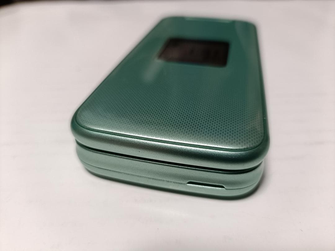 ☆docomo らくらくホン F-02J ミントグリーン