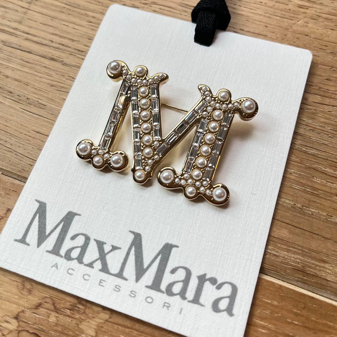 MaxMara M字型パールブローチ