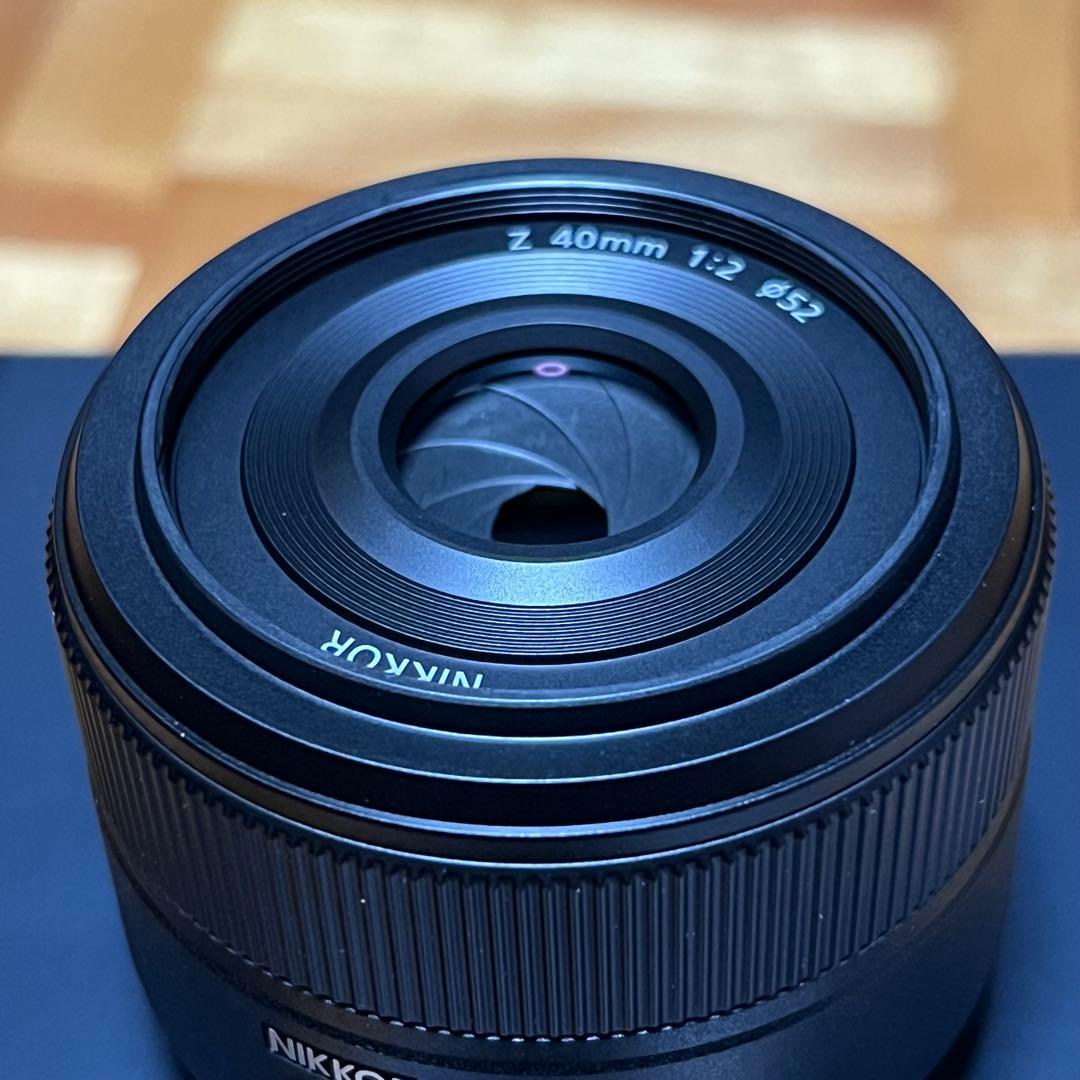Nikon NIKKOR Z 40mm f/2 メタルフード、MCフィルター付属