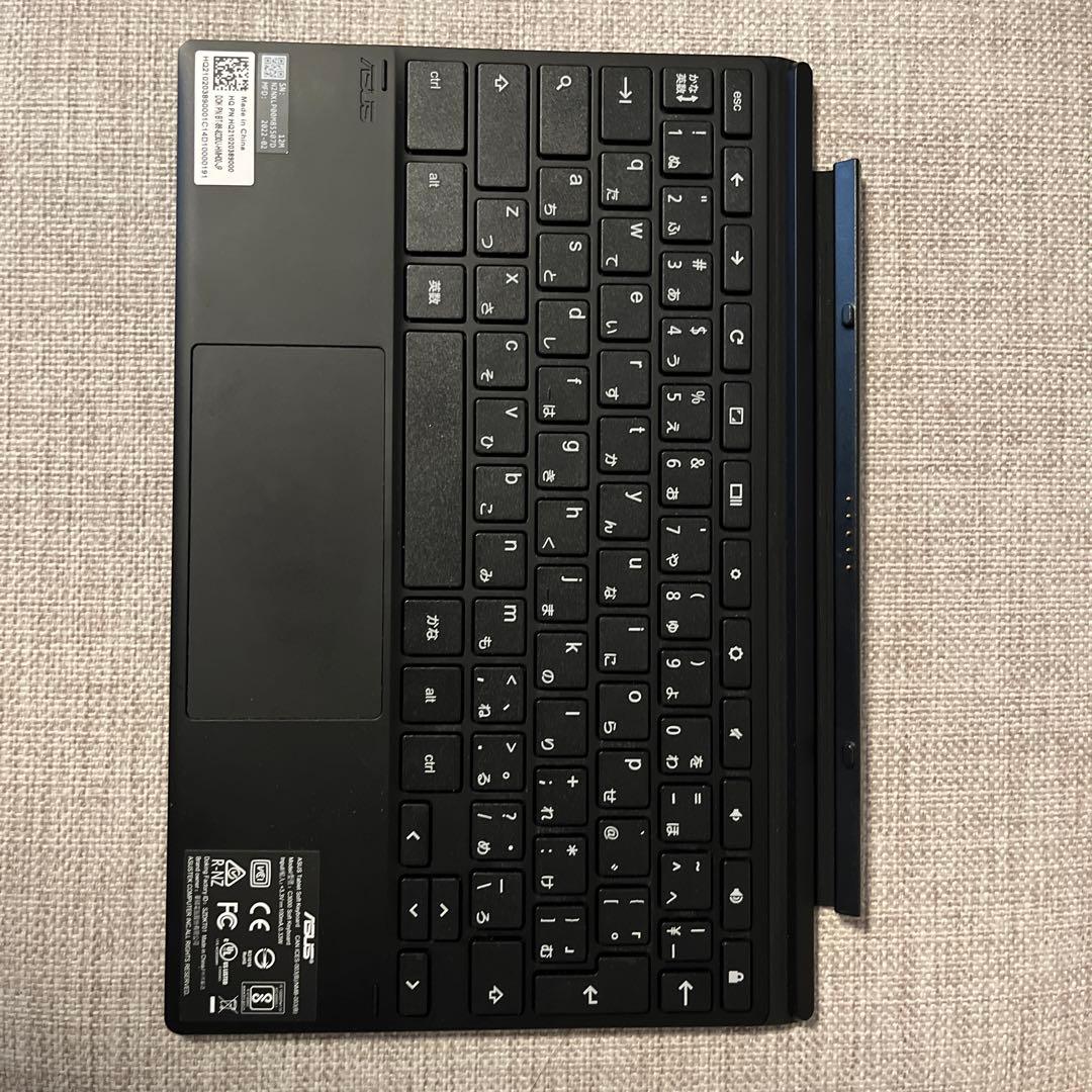 [66号線]ASUS Chromebook CM3000DVAとコート