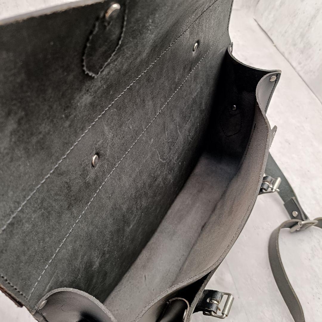 極美品 ブレディー サッチェルバッグ エンボスロゴ入り メッセンジャーバッグ 黒