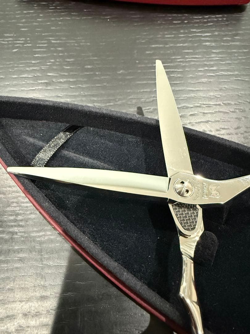 TOGINON NEO Queen R28 5.8 モデル3新型