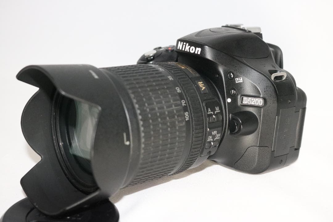 中望遠レンズ 大人気⭐ NIKON D5200 ⭐初心者入 門セット⭐ 一眼レフ