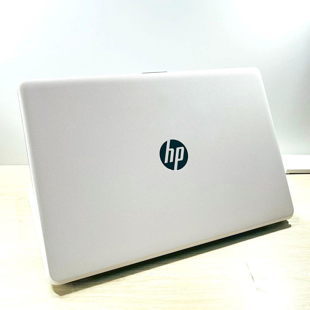 ホワイト✨爆速SSD256GB✨テンキー付✨ノートパソコン✨Windows11