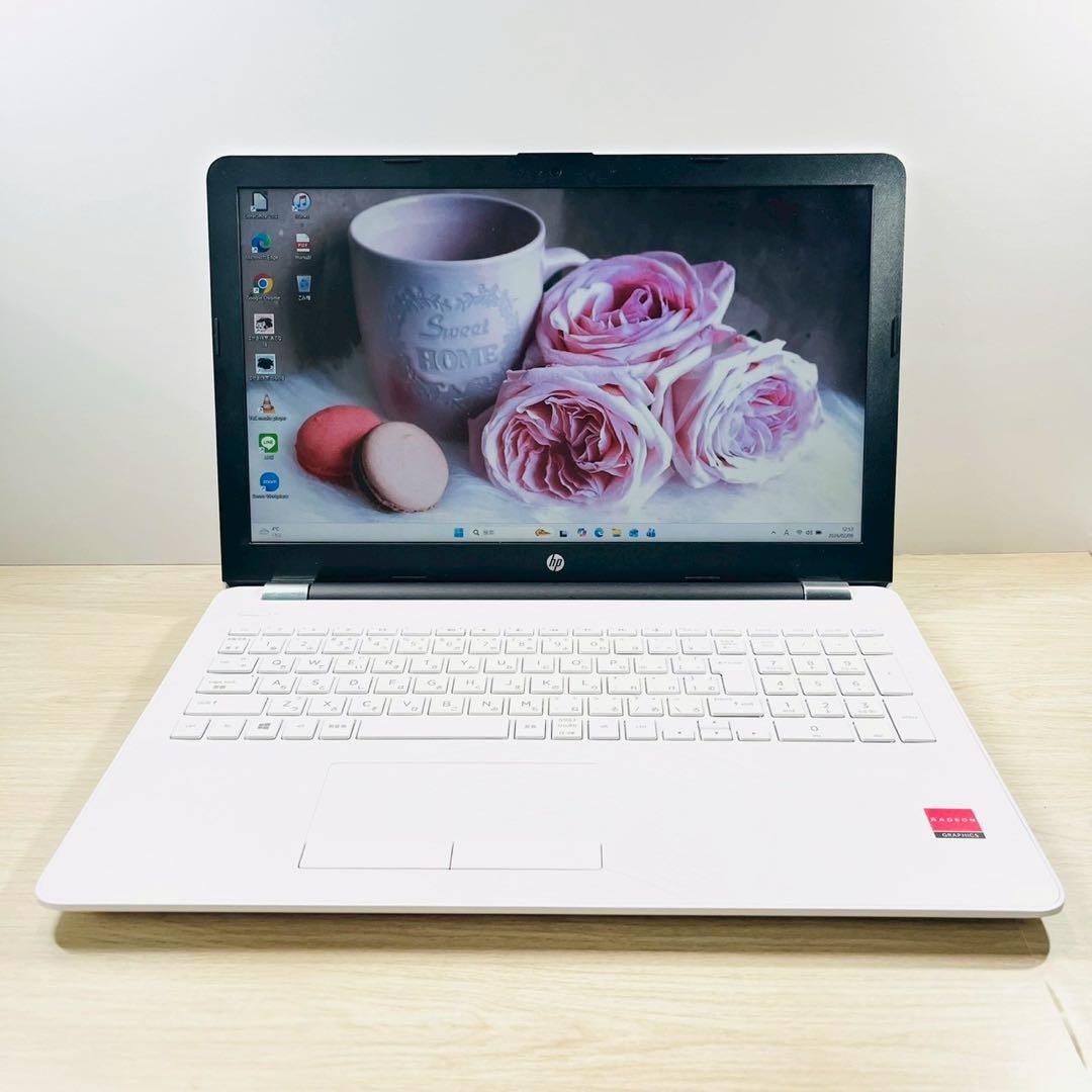 ホワイト✨爆速SSD256GB✨テンキー付✨ノートパソコン✨Windows11