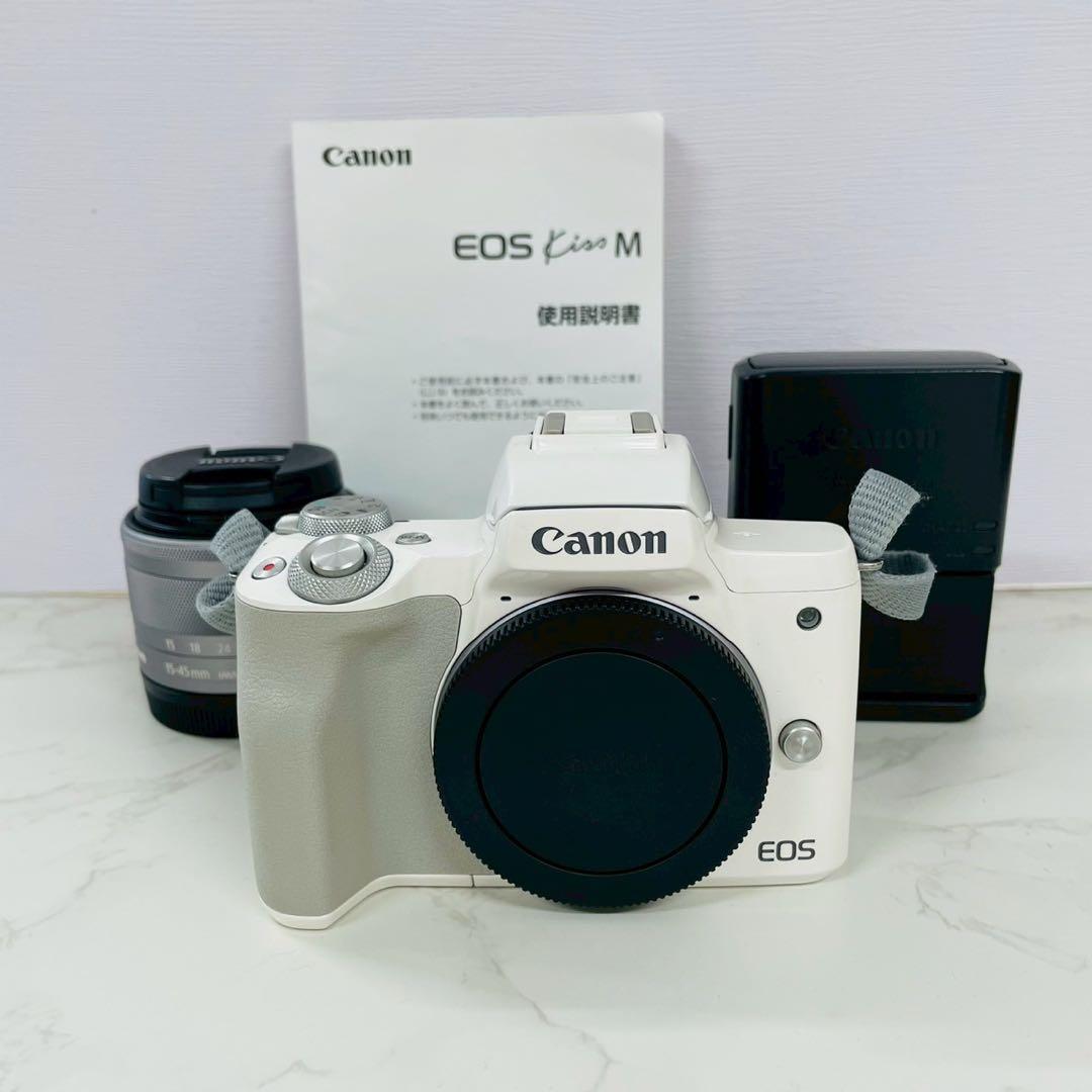 Canon EOS Kiss M EF-M15-45 IS STM レンズキット