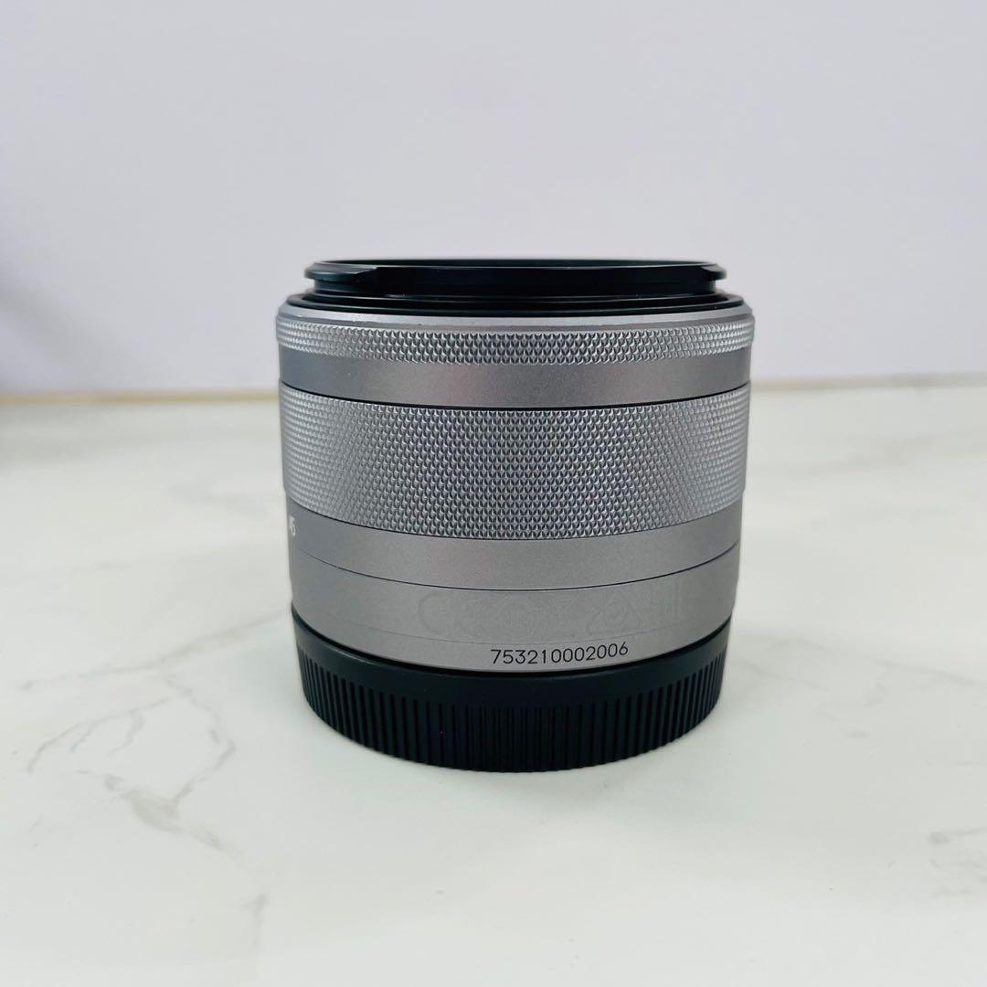 Canon EOS Kiss M EF-M15-45 IS STM レンズキット