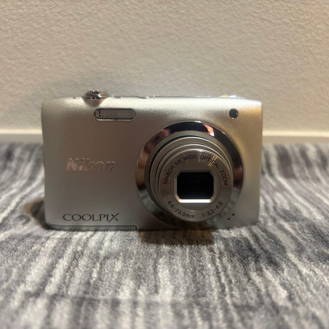 【極美品】Nikon COOLPIX A100 シルバー