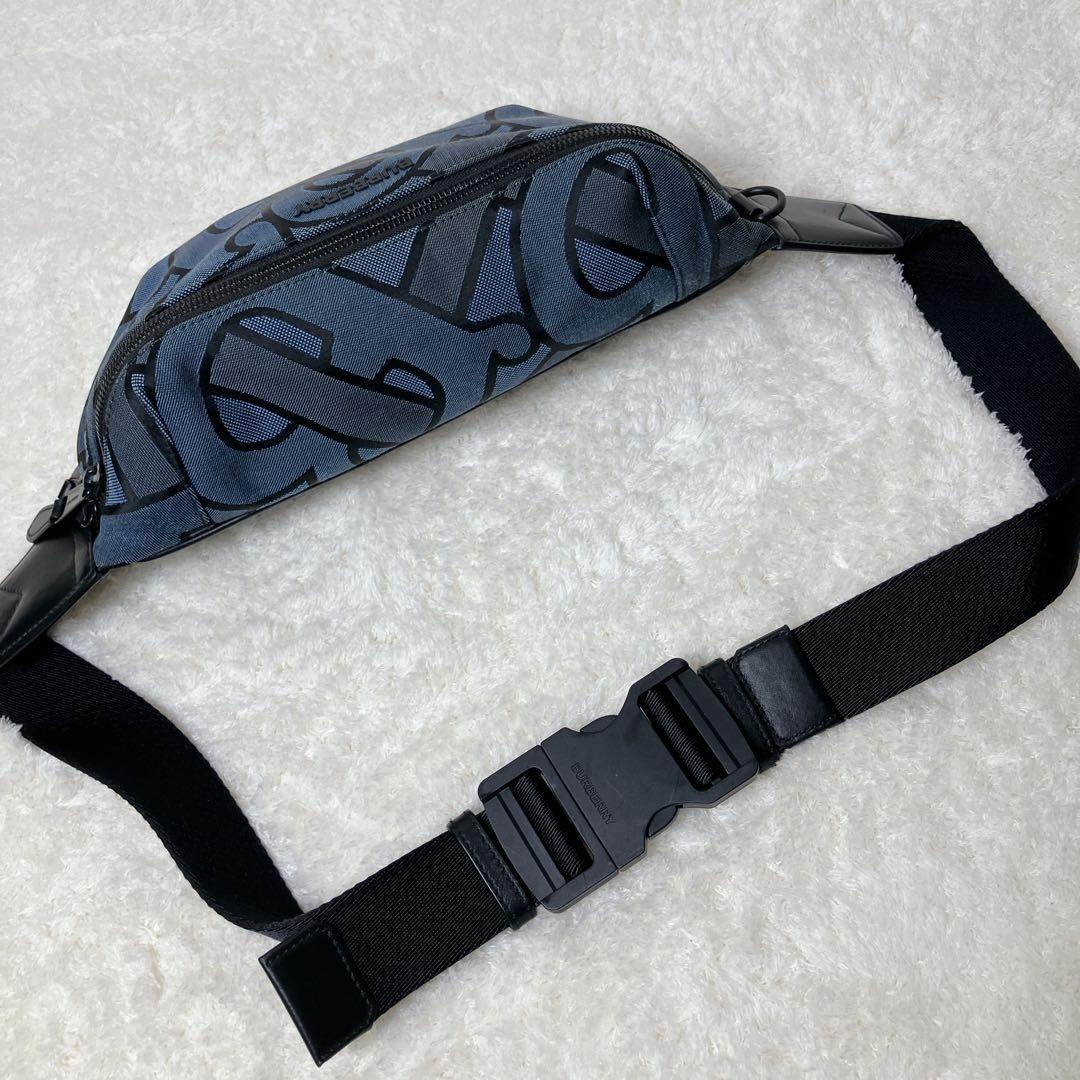 【美品】BURBERRY バーバリー TBロゴ ボディバッグ 総柄 ネイビー
