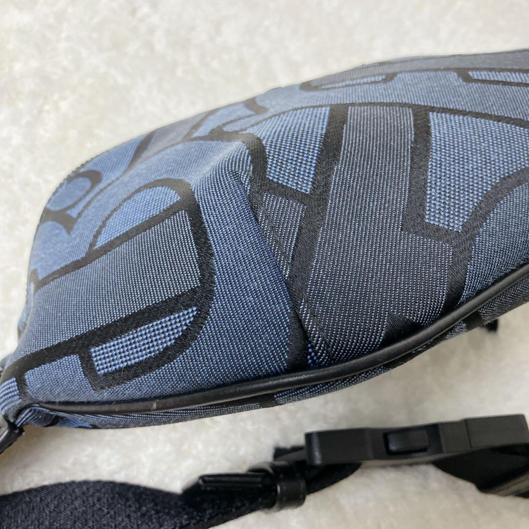 【美品】BURBERRY バーバリー TBロゴ ボディバッグ 総柄 ネイビー