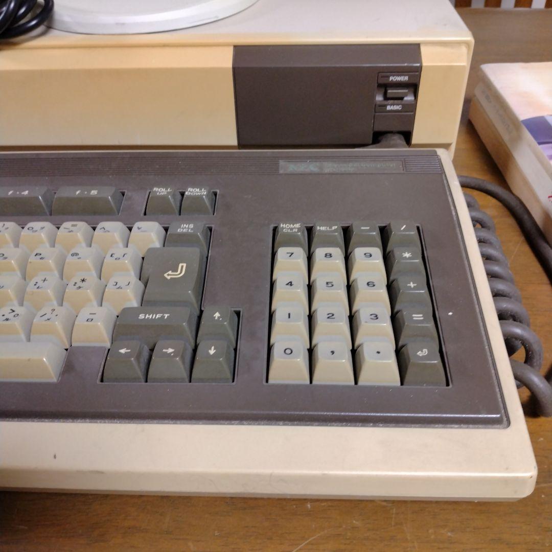 ■NEC PC-8801 本体、キーボード、マニュアル、箱付き ジャンク