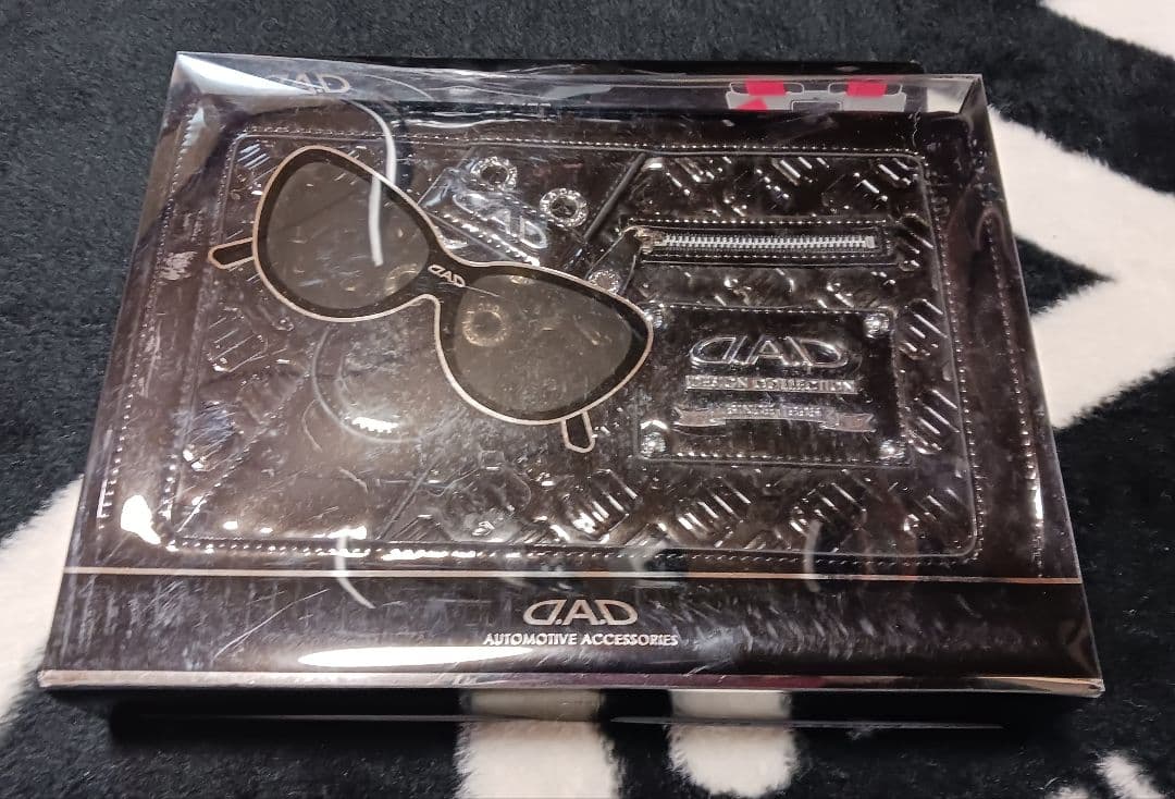 DADギャルソン ラグジュアリー サンバイザーカバー☆モノグラム エナメル