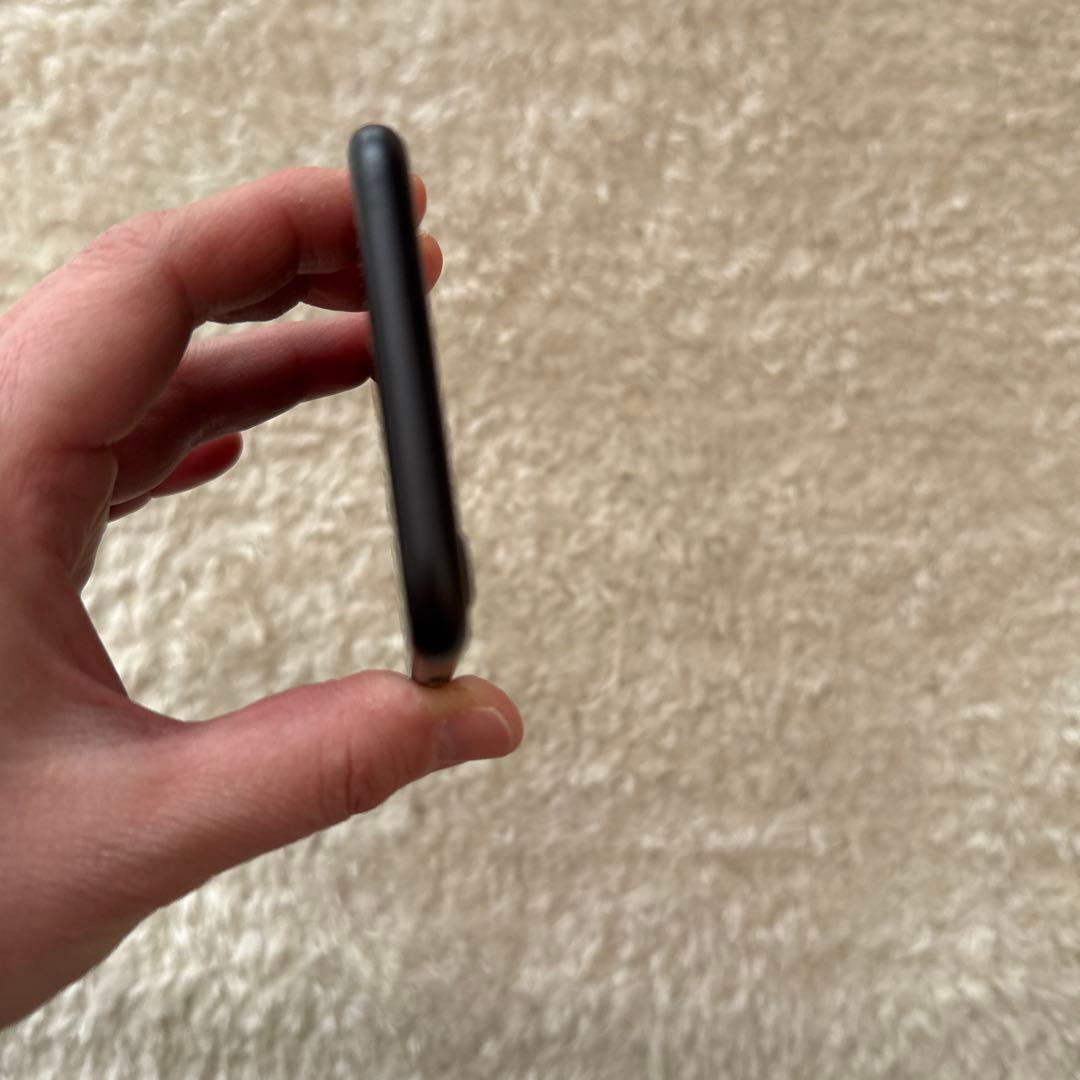 iPhone SE 第二世代 BLACK 64GB SIMなし