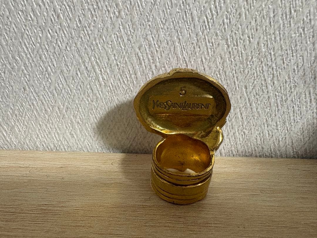 Yves Saint Laurent ピンクリング