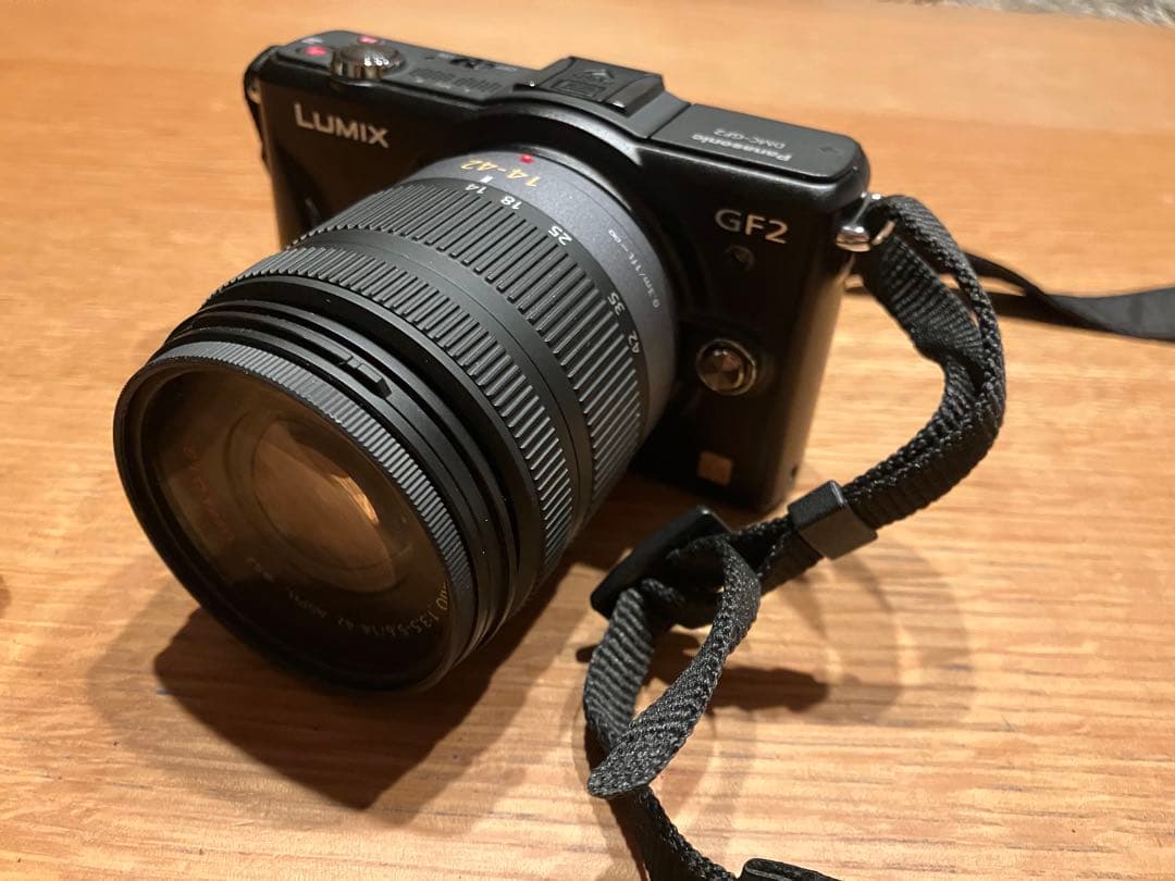 Panasonic DMC-GF2 ミラーレス一眼 14-42mm