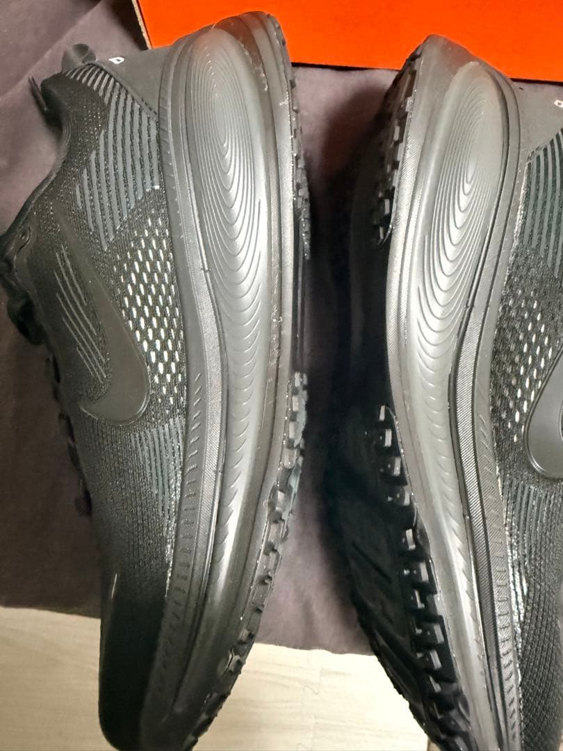 NIKE AIR ZOOM VOMERO 18 ブラック 27cm