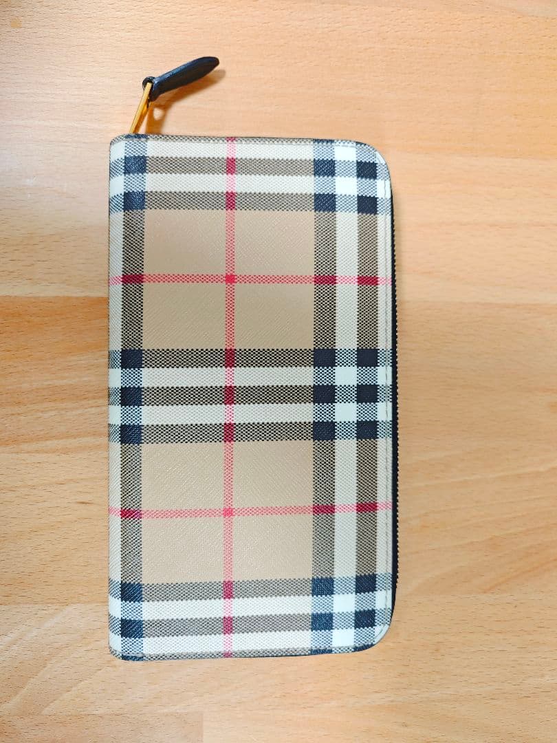 Burberry ジップウォレット