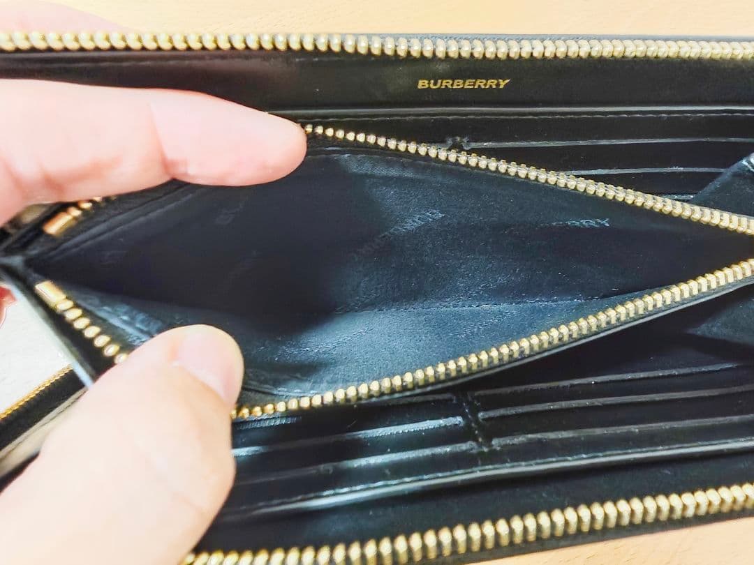 Burberry ジップウォレット