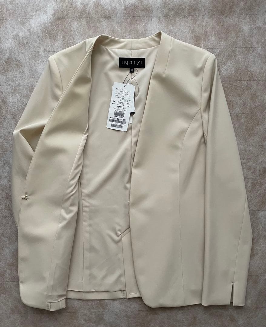 新品　INDIVI パンツスーツ アイボリー系　36