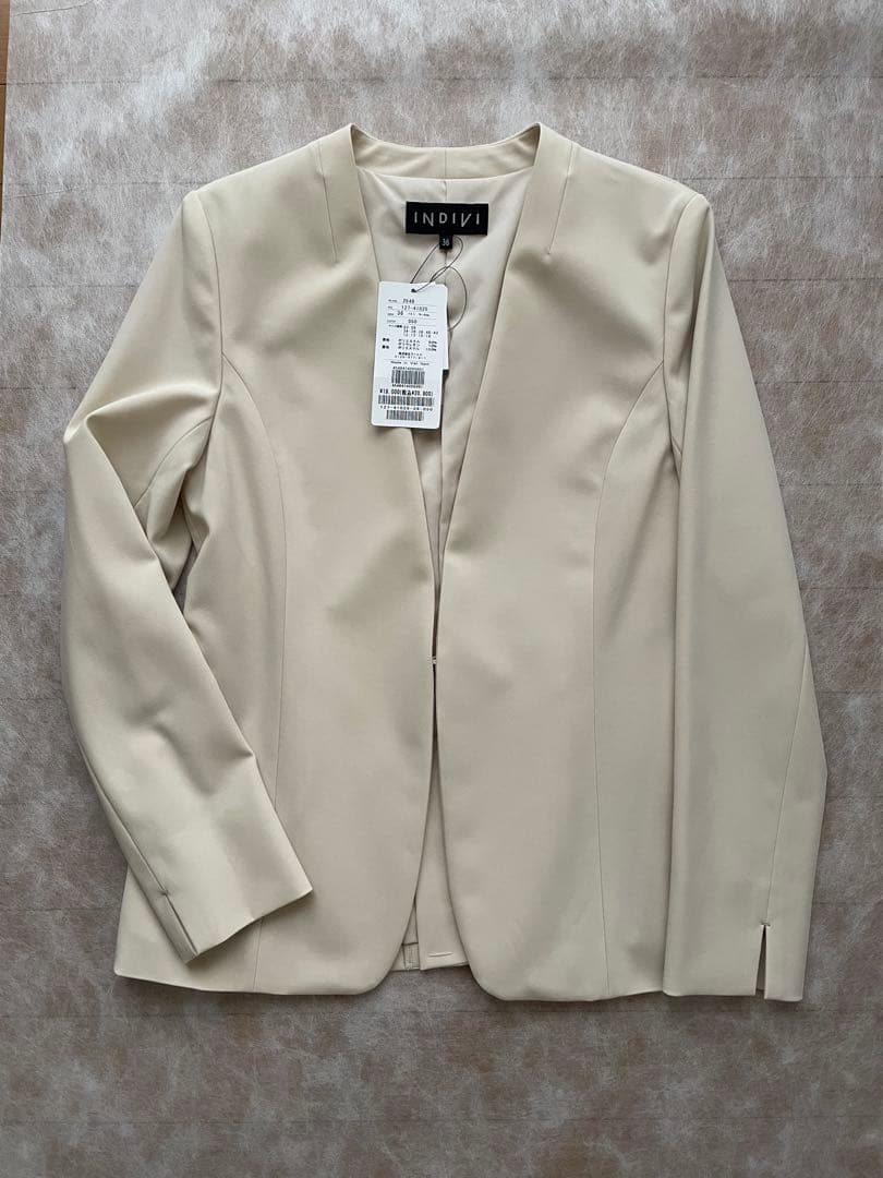 新品　INDIVI パンツスーツ アイボリー系　36