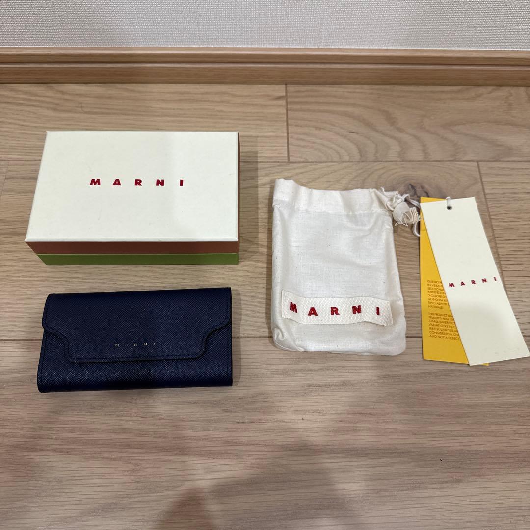 e*w様 MARNI ネイビー キーケース
