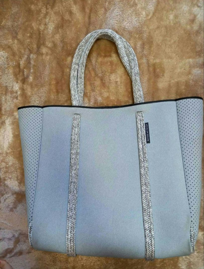 ステートオブエスケープ ライトグレー トートバッグ