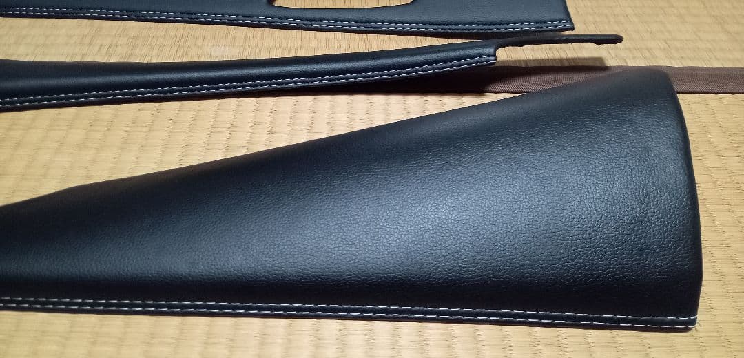 ☆美品☆ プリウス50系LANBO 合成皮革 ドアレザーパネル 4点セット