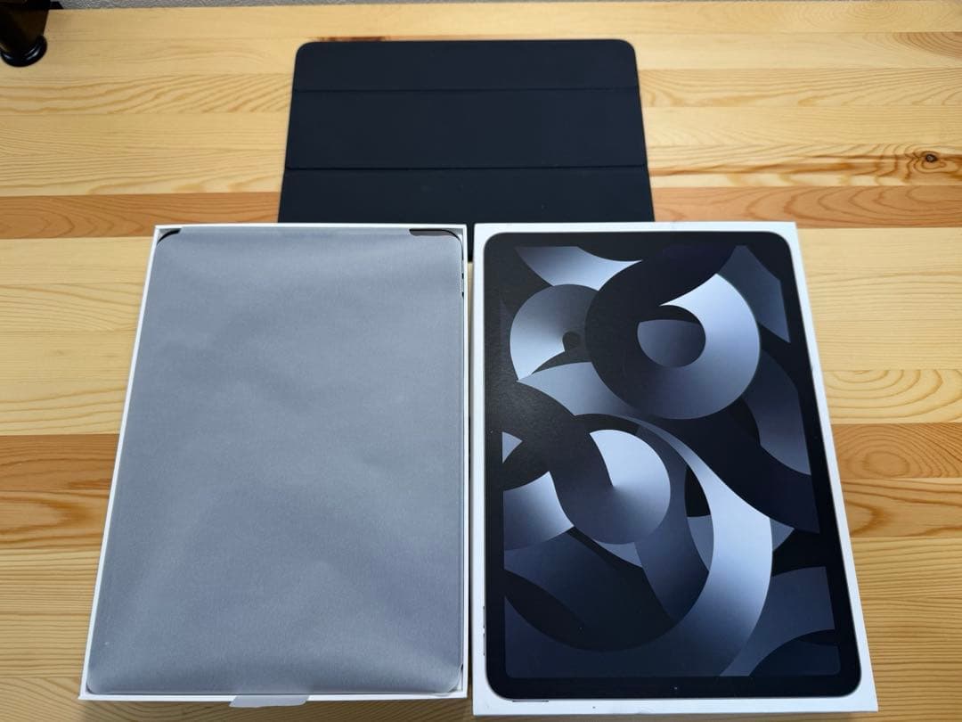 Apple iPad Air 第5世代 64GB & 純正ケース