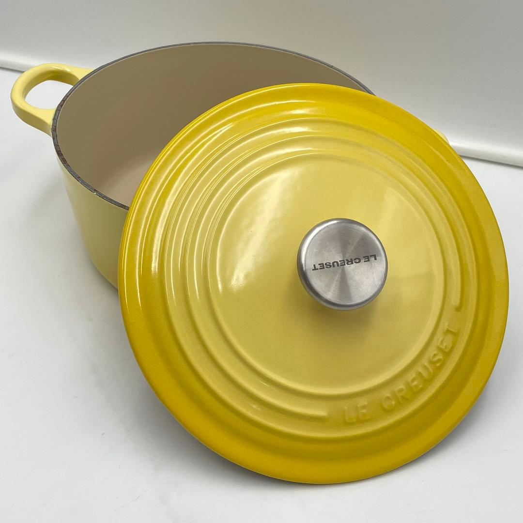 美品　ル・クルーゼ　ココットロンド　22cm イエロー