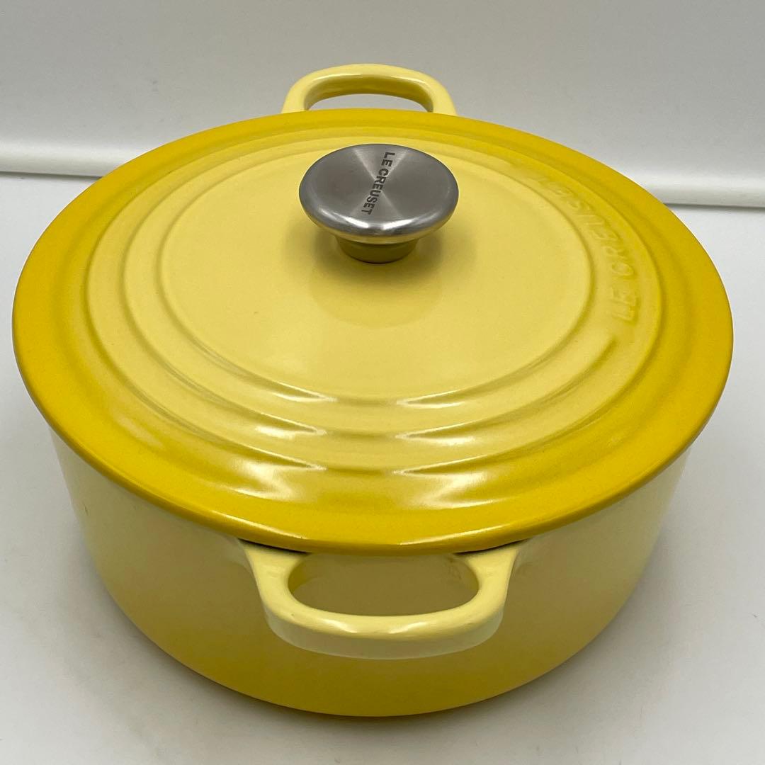 美品　ル・クルーゼ　ココットロンド　22cm イエロー