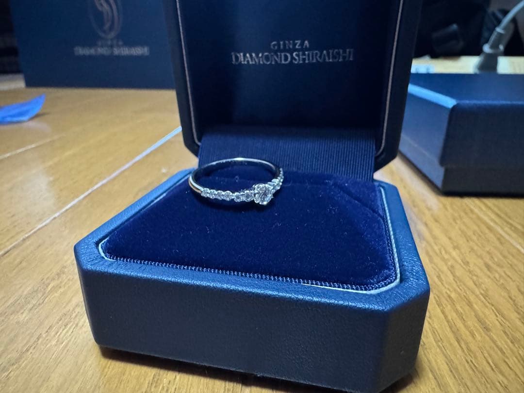 銀座ダイヤモンドシライシ　婚約指輪　Smiling Poppy