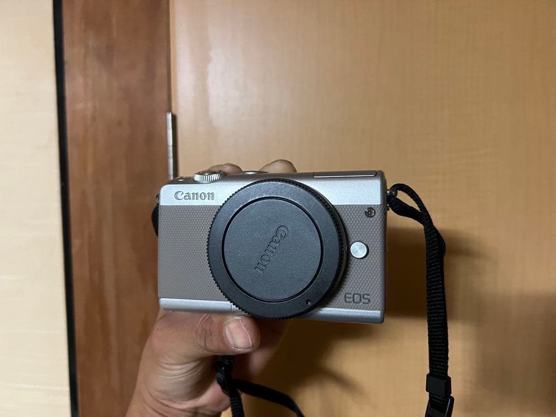 Canon eos m100 ミラーレス