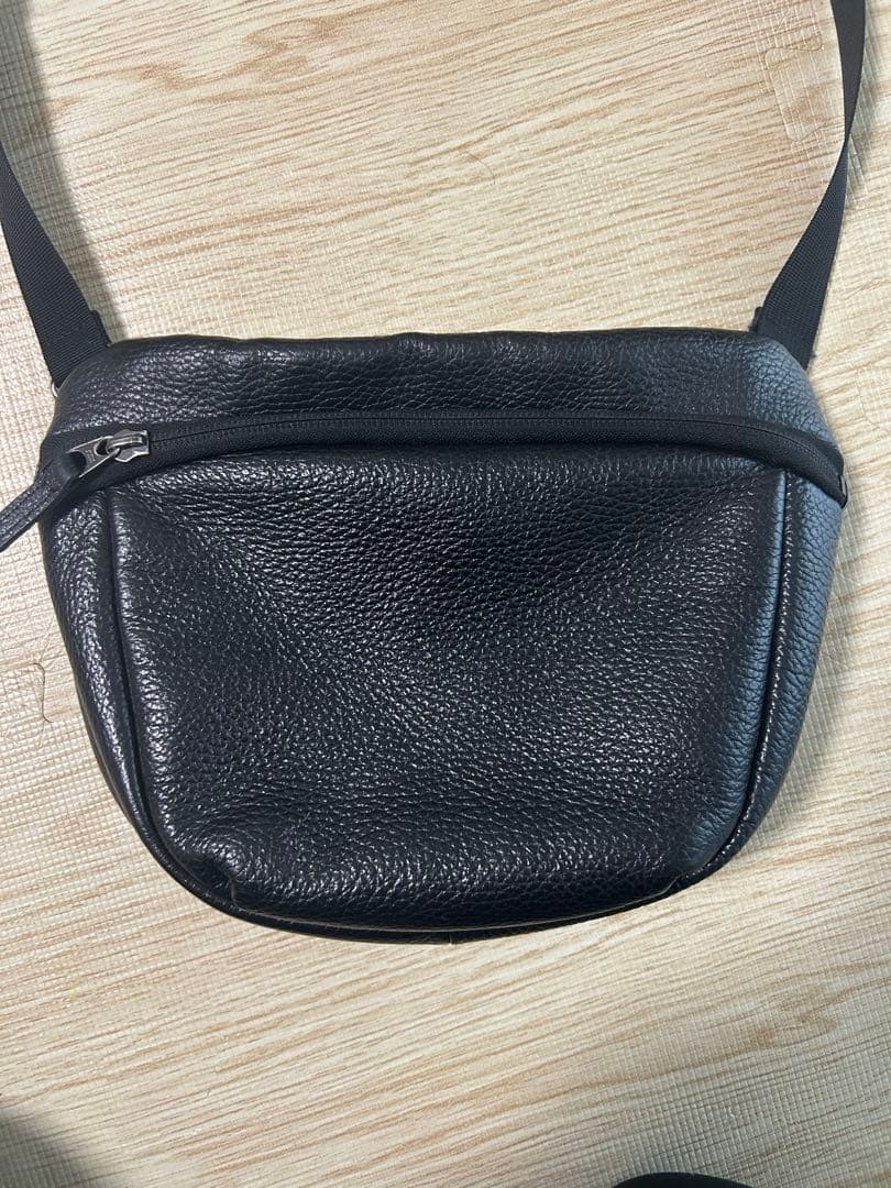 YouTuber もりすんさんオリジナル商品 本革ボディバッグ ラウンド型