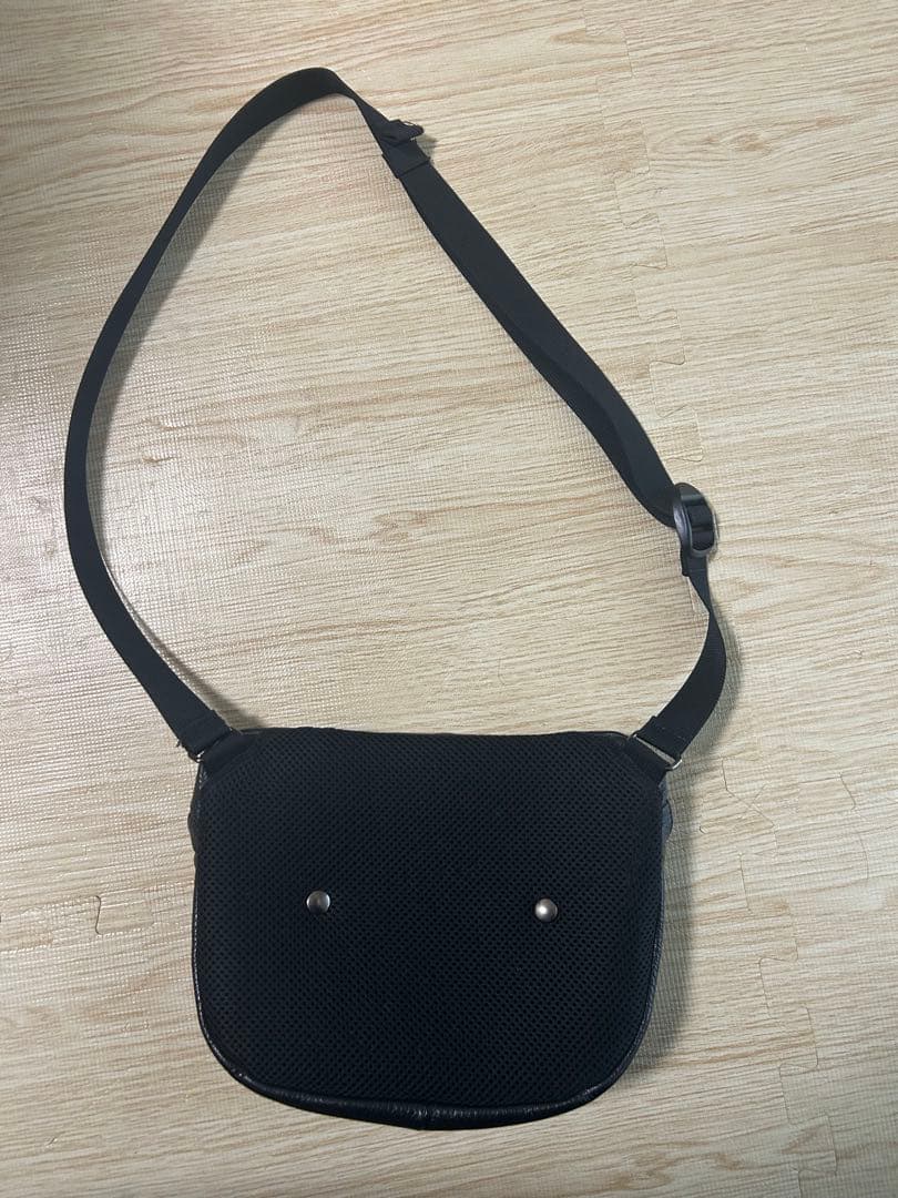 YouTuber もりすんさんオリジナル商品 本革ボディバッグ ラウンド型