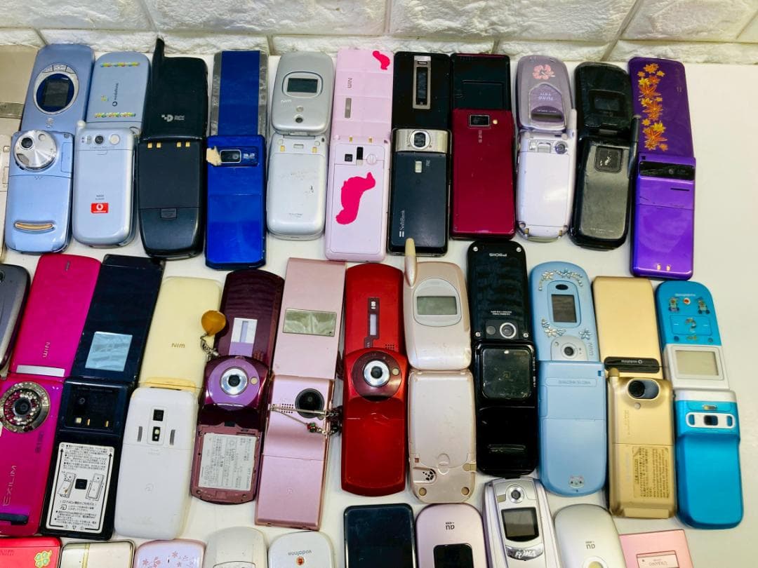 90Z 携帯電話 ガラケー 動作未確認品 修理パーツ取り/コレクション用