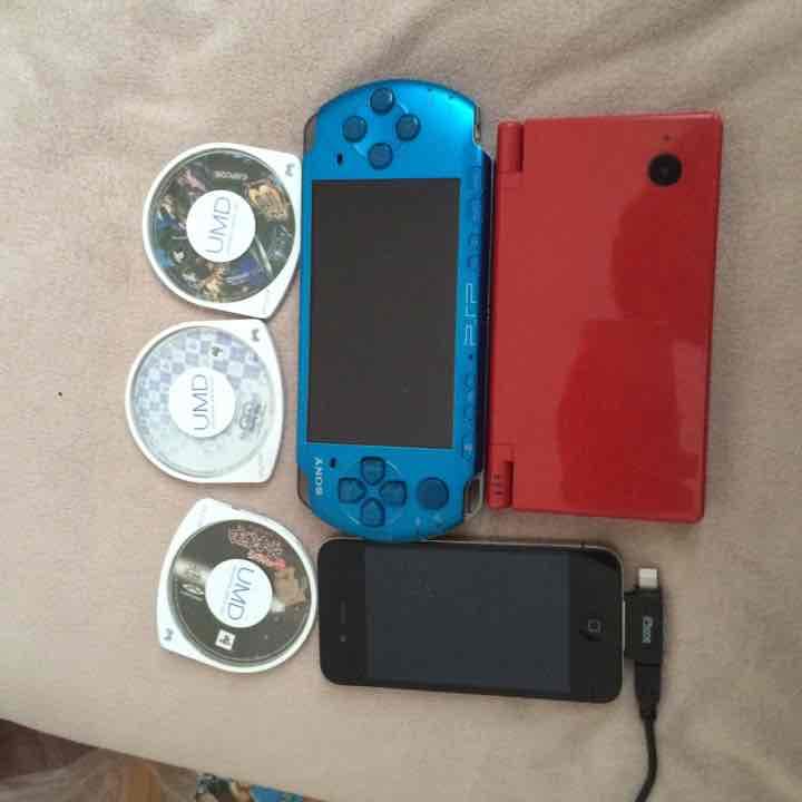 アイフォン4、psp、Dsi(下画面傷おおめ)普通に使えます！