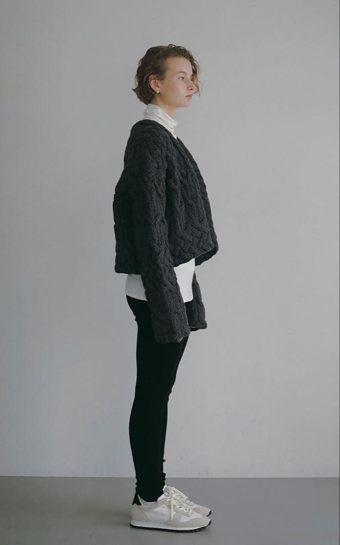 HER. 未使用 ハンドニットカーディガン チャコール エトレ