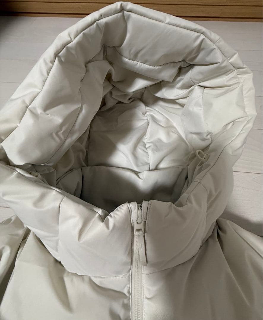 シームレスダウンパーカー オフホワイト 2025年