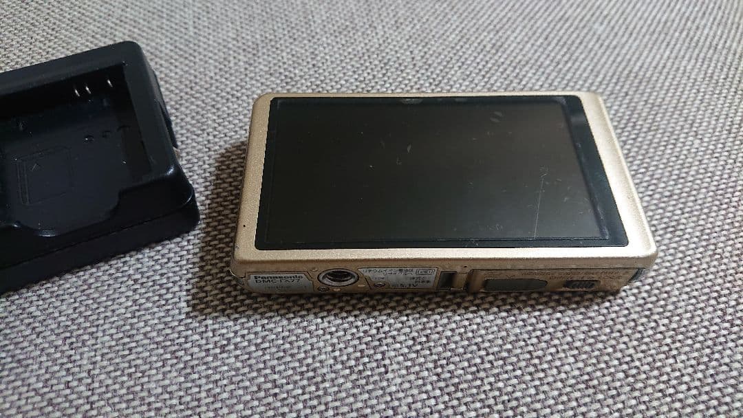 パナソニックLumix デジカメDMC -FX77