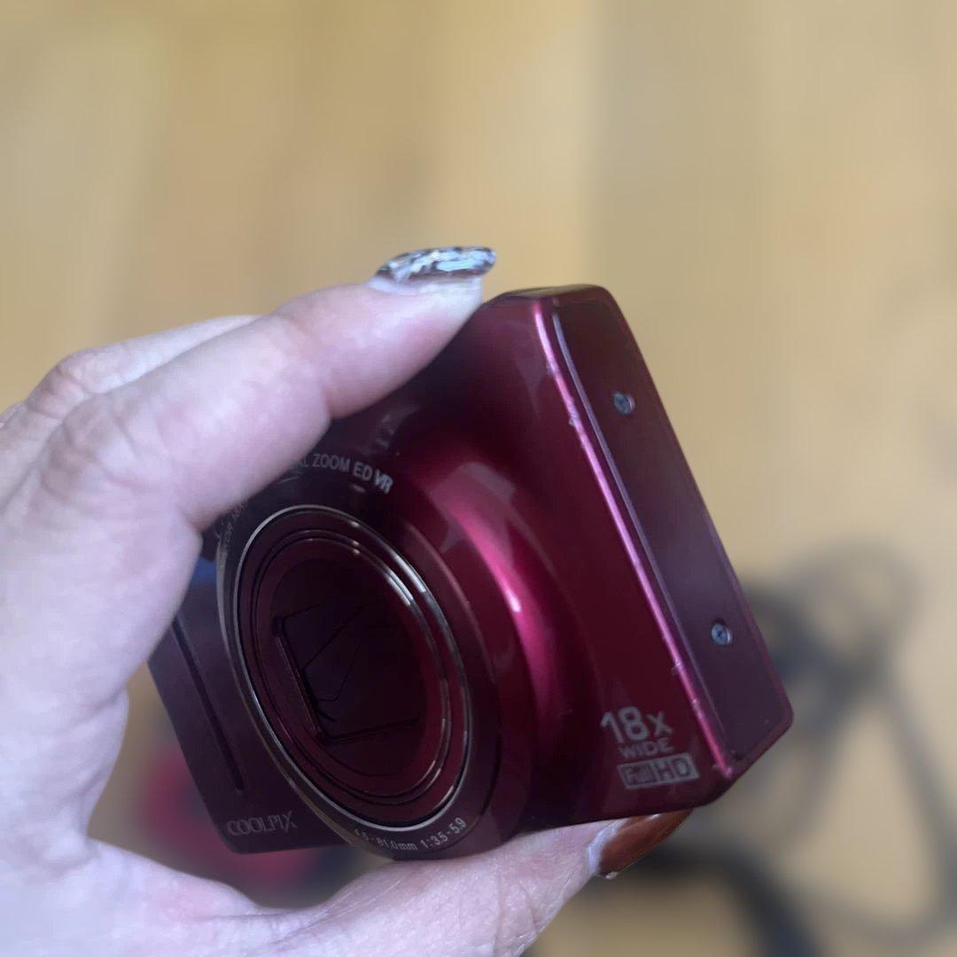 ニコン　デジカメ