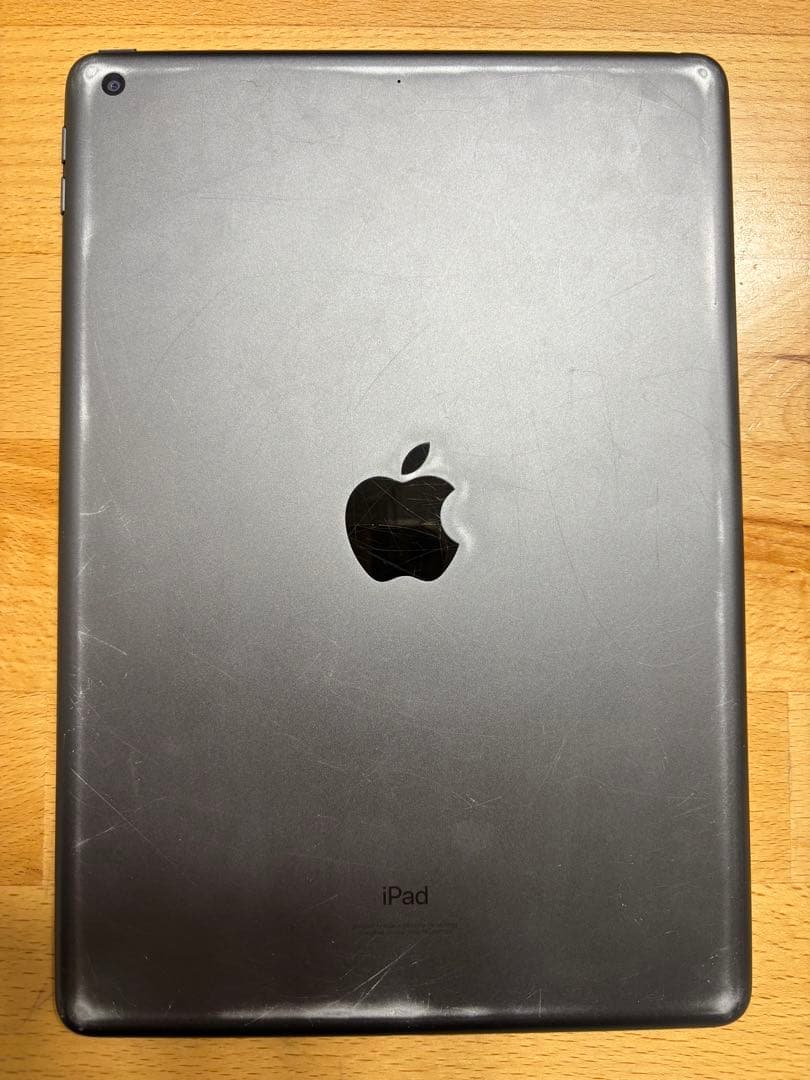 グレー iPad第９世代　本体 画面ひび割れあり