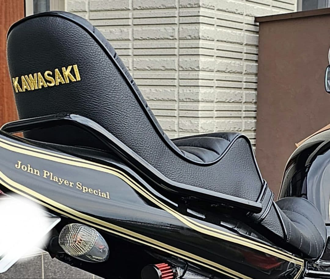 カワサキ　バリオス　バリオス1型　特注オーダー　　チョビ三段シート　カワサキ刺繍