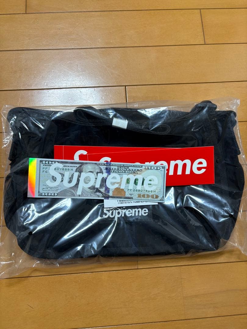 バッグ Supreme Velvet Small Messenger Bag Blalk