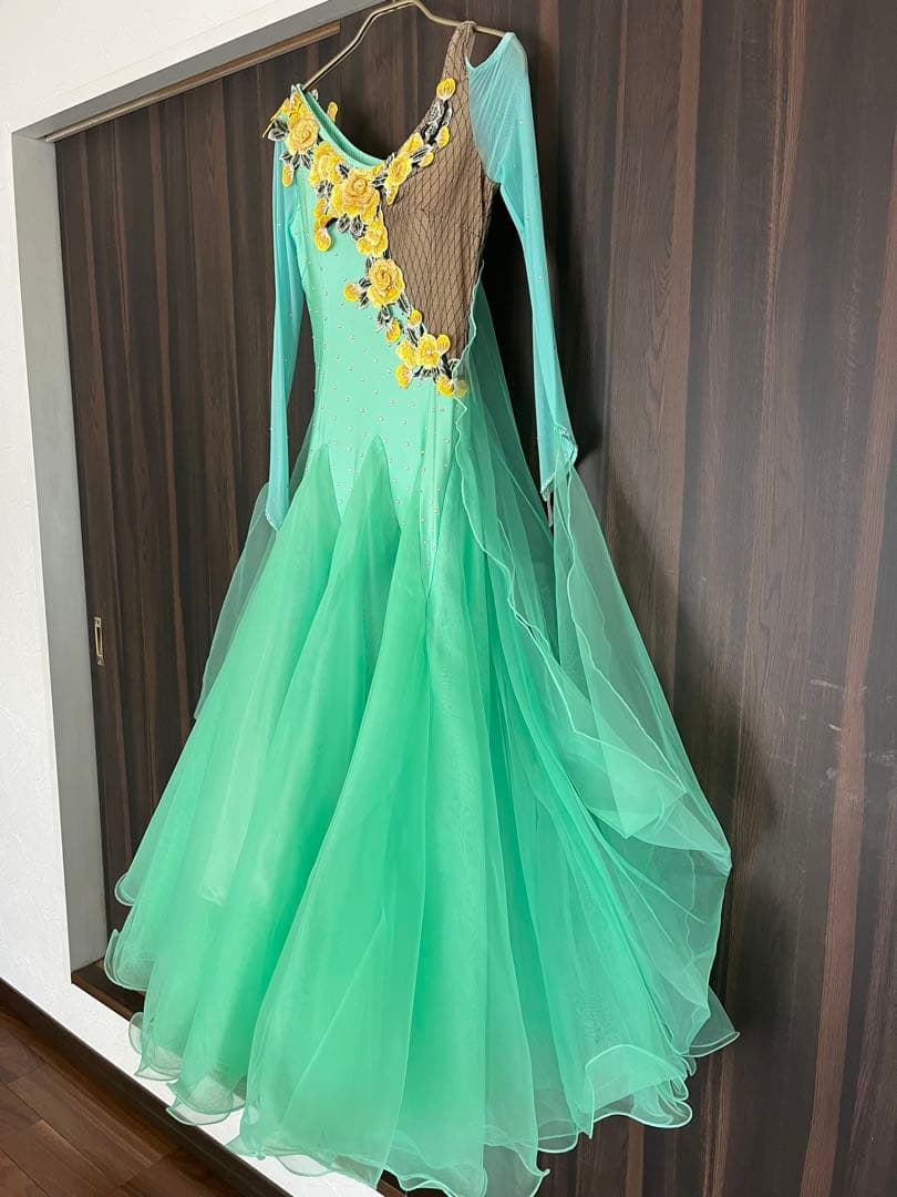 社交ダンス　デモ用ドレス　モダンドレス　新品試着のみ