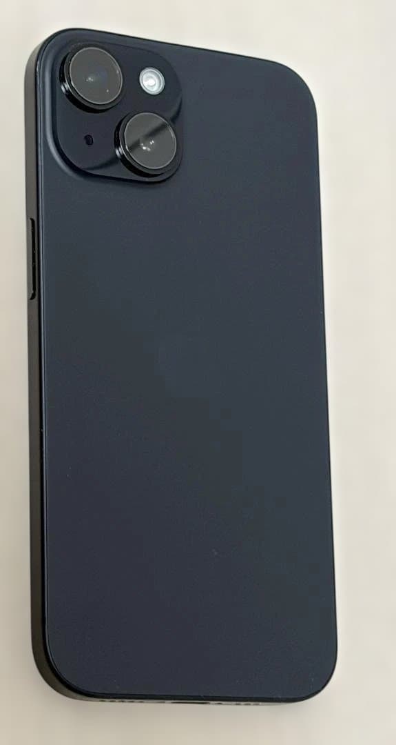 美品★Apple iPhone 15 ブラック香港SIMフリー版 物理SIM2枚