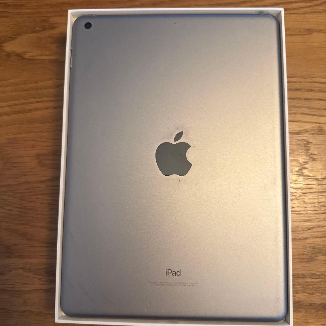 Apple iPad 32G 第6世代本体 箱 取扱説明書付き wi-fi