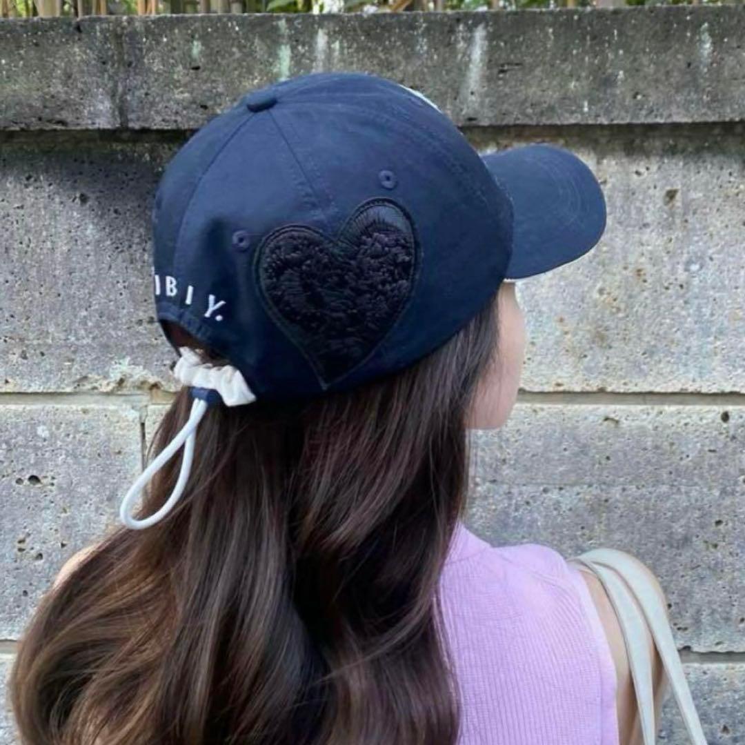 B. CLUB CAP bibiy. hat キャップ