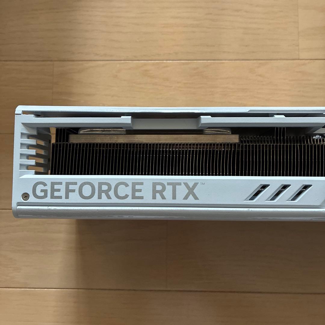 ASUS ROG RTX 4090 ヒートシンク　ファン　バックプレート　LED