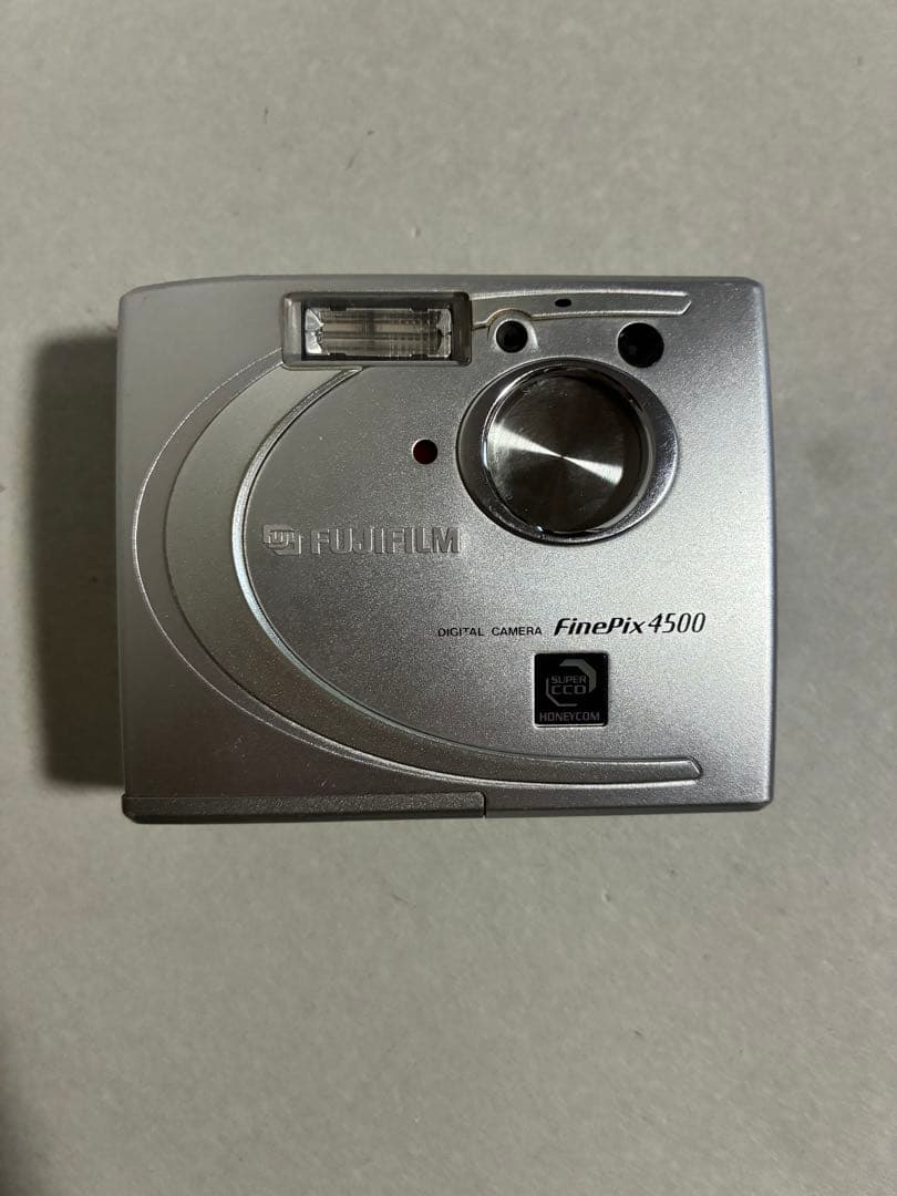 フジフイルムFujifilm FinePix 4500デジタルカメラ　カード6枚